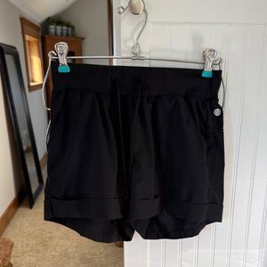 Zella XS cuffed black shorts. Great condition!